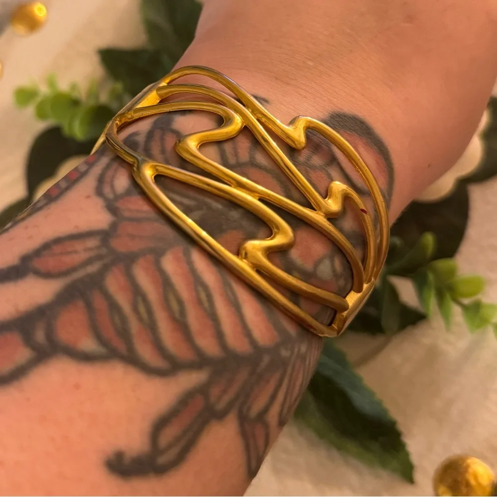 Vintage Modern Gold Tone Cuff Bracelet - Picture 8 of 16